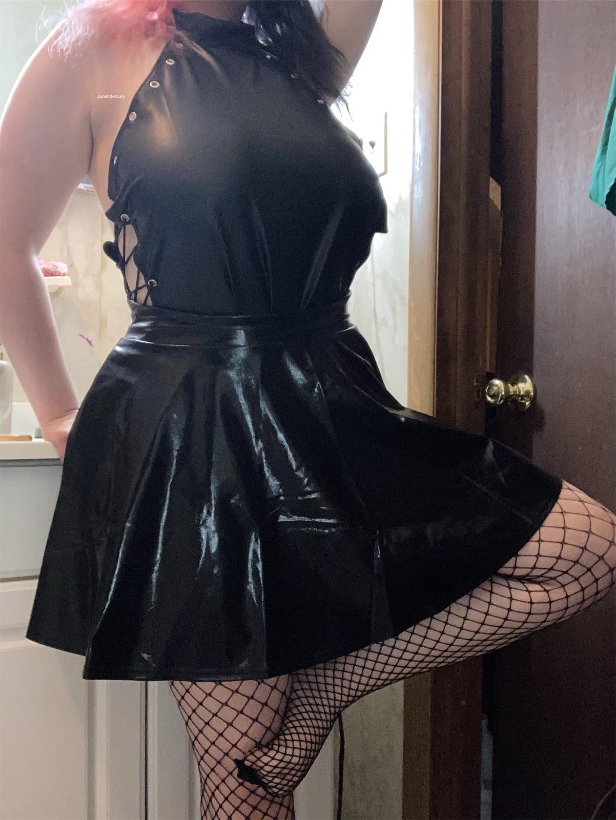More Pics In My Shiny Fit
