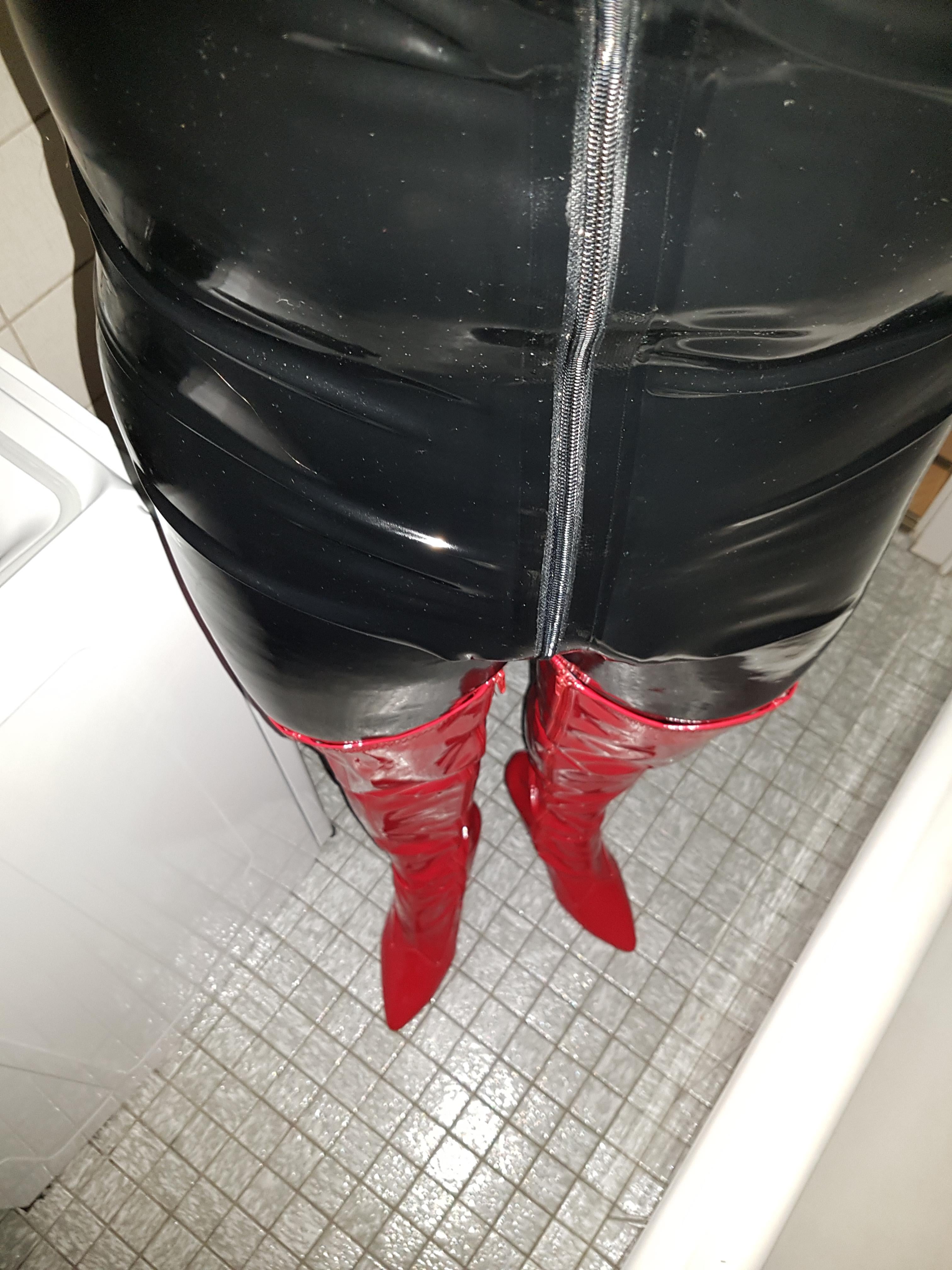 Latex Overknees And Penis Cage – Loctober [m]