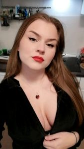 (18) 4’9 & Thick Smash Or Pass Be Honest?