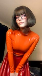 Some More Of My Latex Velma Cosplay!!! 🧡