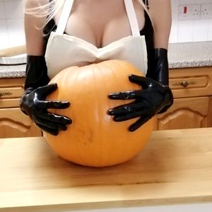 Step Mom About To De-seed Giant P 🎃