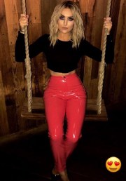 Natalie Fox – Natalie Gets Naked And Shows Off Her Toned Body