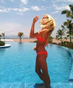 I Didn’t Think I’d Look So Good In Pink Latex!