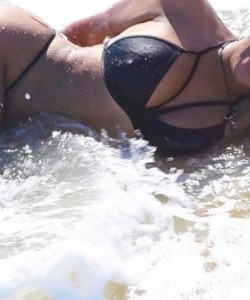 Wet Girls Selection (24 Pics)